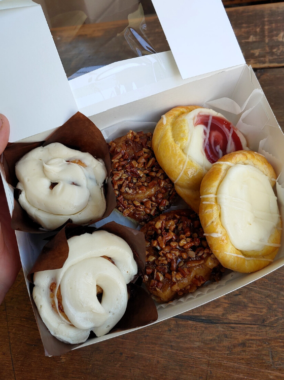 Country Cakes & Bakes